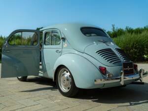 Image 16/50 of Renault 4 CV (1957)