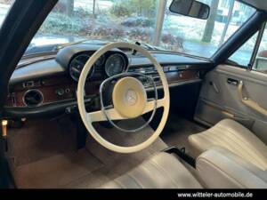 Image 9/25 of Mercedes-Benz 280 S (1970)