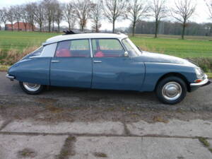 Image 2/5 of Citroën ID 19 (1969)