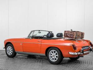 Image 6/50 of MG MGB (1972)