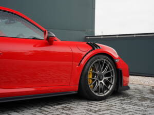 Bild 37/50 von Porsche 911 GT2 RS Weissach (2018)