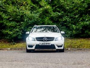 Image 10/50 of Mercedes-Benz C 63 AMG T (2013)