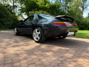 Afbeelding 25/77 van Porsche 928 GT (1990)