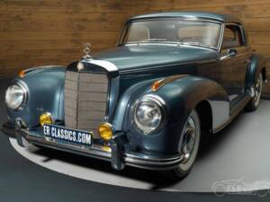 Image 19/31 of Mercedes-Benz 300 S (1953)