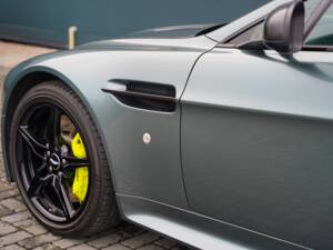 Bild 35/50 von Aston Martin V8 Vantage AMR (2018)