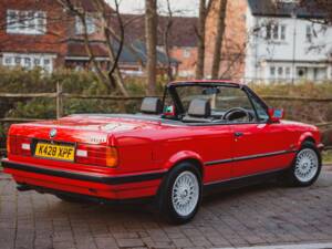 Image 3/34 of BMW 318i (1993)