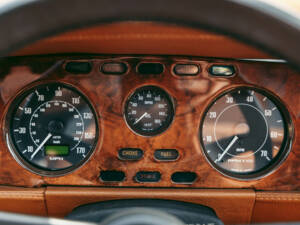 Immagine 12/15 di Aston Martin V8 Volante (1980)