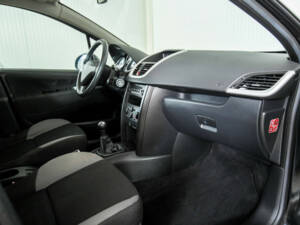 Image 12/42 of Peugeot 207 1.4 (2008)