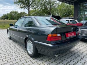 Image 6/20 of BMW 325i (1992)