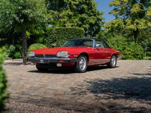 Image 5/35 of Jaguar XJ-SC 5.3 (1987)