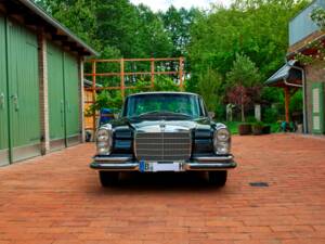 Image 8/188 of Mercedes-Benz 280 SE 3,5 (1971)