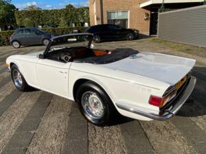 Image 39/50 of Triumph TR 6 (1976)