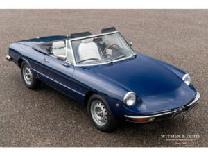 Image 20/33 of Alfa Romeo 1600 Spider (1975)