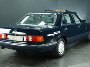 Imagen 2/30 de Mercedes-Benz 560 SEL (1990)