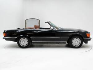 Immagine 6/15 di Mercedes-Benz 560 SL (1986)