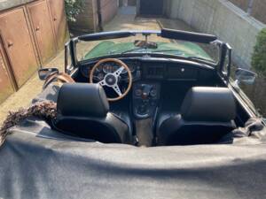 Image 12/17 of MG MGB (1979)
