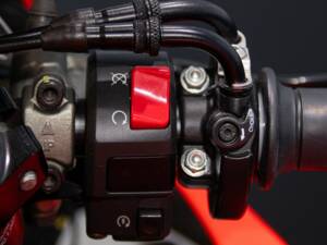 Image 22/50 of Ducati DUMMY (2008)