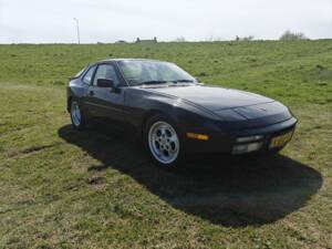 Image 1/5 of Porsche 944 Turbo (1986)