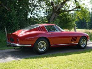 Image 17/36 of Ferrari 275 GTB&#x2F;4 (1968)