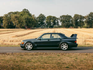 Imagen 9/15 de Mercedes-Benz 190 E 2.5-16 Evolution II (1990)