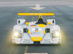 Image 7/22 of Audi R8 LMP900 (2001)