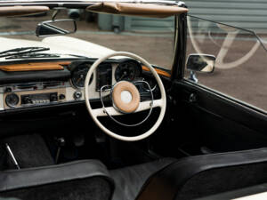 Imagen 8/52 de Mercedes-Benz 230 SL (1964)