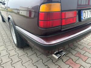 Bild 32/100 von BMW 540i (1992)