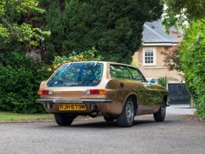 Image 12/50 of Volvo 1800 ES (1973)