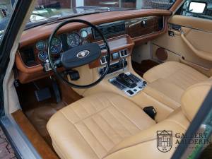 Immagine 33/50 di Jaguar XJ 6 L 4.2 (1975)