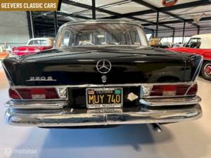 Bild 10/20 von Mercedes-Benz 220 S b (1963)