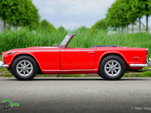 Image 3/35 of Triumph TR 5 PI (1968)