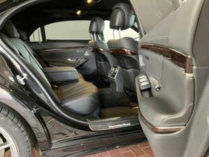 Bild 11/16 von Mercedes-Benz S 560 L 4MATIC (2018)