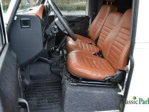 Image 18/50 of Land Rover Defender 90 (2008)