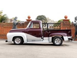 Image 2/17 of Ford F-100 (1953)