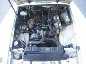 Image 16/21 of MG MGB (1980)
