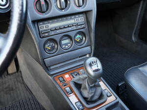 Immagine 38/50 di Mercedes-Benz 190 E 2.5-16 (1991)