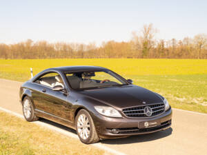 Image 17/67 of Mercedes-Benz CL 500 (2006)