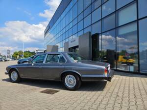 Bild 24/88 von Daimler Double Six (1990)