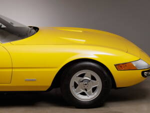 Bild 18/50 von Ferrari 365 GTB&#x2F;4 Daytona (1972)
