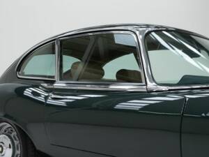 Bild 13/15 von Jaguar E-Type V12 (2+2) (1971)