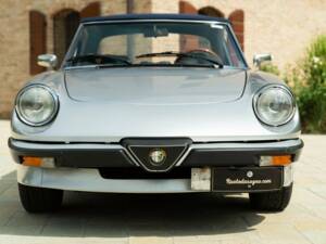 Image 3/50 of Alfa Romeo 2.0 Spider (1985)