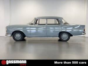 Bild 4/15 von Mercedes-Benz 220 SE b (1963)