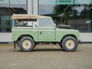 Image 23/30 of Land Rover 88 (1971)