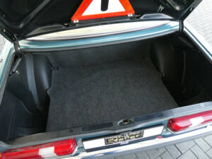 Image 17/20 de Mercedes-Benz 280 CE (1981)