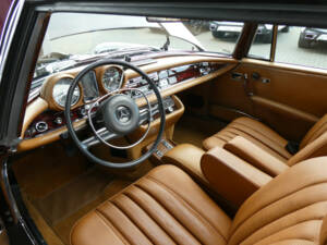 Bild 8/22 von Mercedes-Benz 280 SE 3,5 (1971)