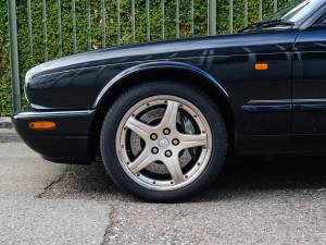 Image 10/37 of Jaguar XJR 4.0 (2001)