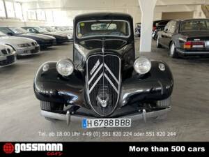 Image 2/15 of Citroën Traction Avant 11 BL (1947)