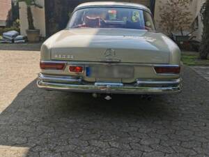 Bild 2/12 von Mercedes-Benz 250 SE (1967)