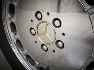 Image 35/89 of Mercedes-Benz 560 SL (1986)