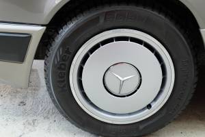Bild 68/73 von Mercedes-Benz 230 E (1991)